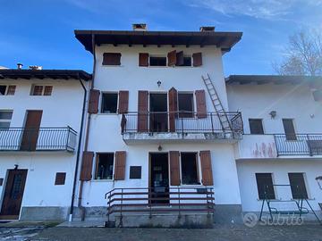 Casa quadricamere con giardino e vista