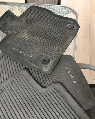 Volkswagen Tiguan 2024 tappettini originali