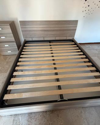 Letto matrimoniale contenitore e comodini