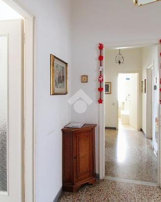 5 LOCALI A LIVORNO