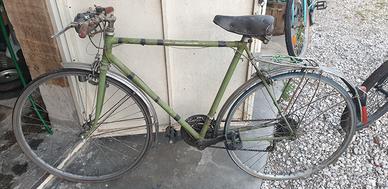 Bicicletta antica  .