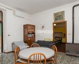 3 LOCALI CON BALCONE