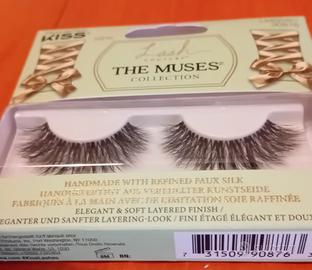 Ciglia finta in filo di seta nuove.