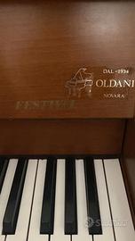 Pianoforte verticale perfettamente funzionante