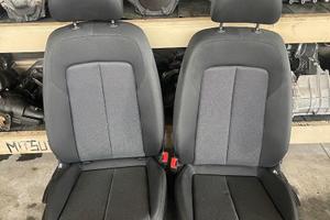 Interno completo Audi Q2 2023