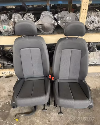 Interno completo Audi Q2 2023