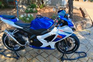 Suzuki GSX r 1000 k8