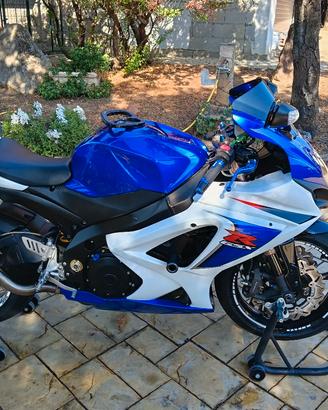 Suzuki GSX r 1000 k8