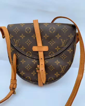 Pochette Chantilly Louis Vuitton