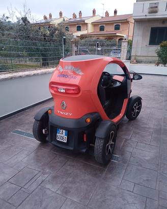 Renault Twizy summer