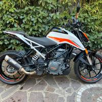 Ktm duke 390 euro 5 + garanzia + quickshifter+