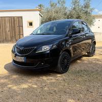 Lancia Ypsilon 1.0 FireFly 5 porte S&S Hybrid Silv