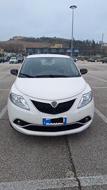 LANCIA Ypsilon 1.2 69 CV 5 porte Gold