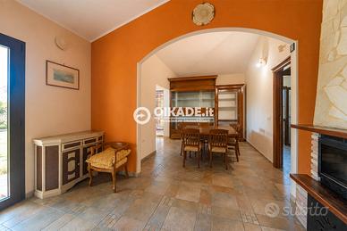 Villa indipendente con giardino - DECIMOMANNU