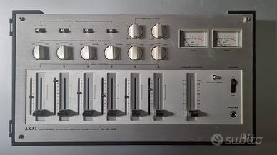 mixer Akai 