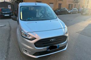 Privato vende Ford transit Connect