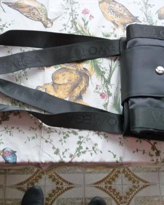 Omega borsa con tracolla e cerniera, originale.