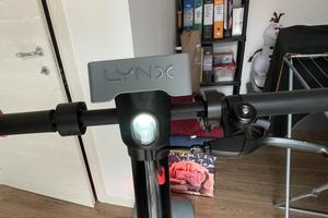 Monopattino elettrico a tre ruote