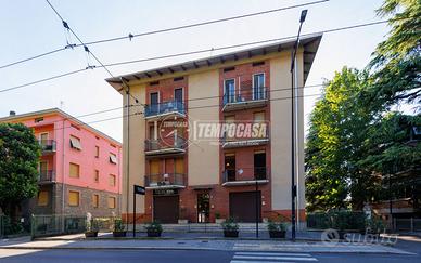 QUADRILOCALE CON GARAGE DI 18MQ DA RISTRUTTURARE