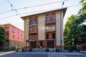 QUADRILOCALE CON GARAGE DI 18MQ DA RISTRUTTURARE