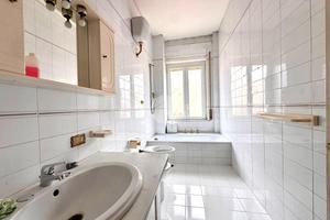 3 LOCALI A MARANO DI NAPOLI