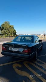 Mercedes-Benz 200 E (W124)