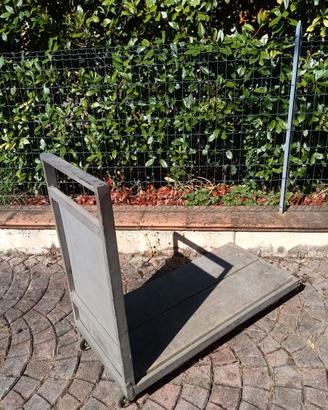 carrello a 4 ruote con spalliera