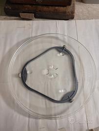 vari piatti microonde . diverse misure