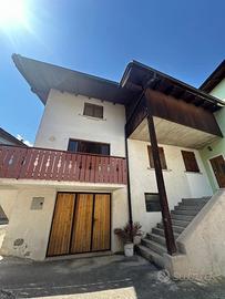 Casa con rustico indipendente, ampio garage e orto