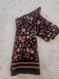 Pantaloni modelli Capri di Golden Point