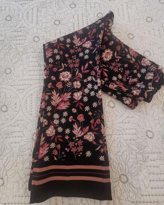 Pantaloni modelli Capri di Golden Point