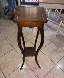 Colonnina in legno