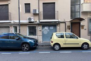 NEGOZIO A SOMMA VESUVIANA