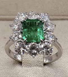 ANELLO ORO 18kt. DIAMANTI E SMERALDO COLOMBIANO