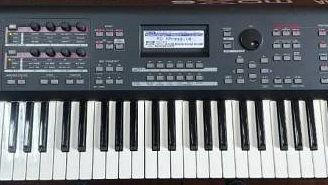 YAMAHA  Workstation MOX6
