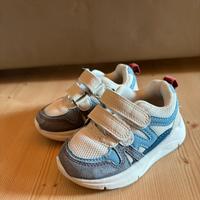 Sneakers bimbo Okaidi numero 21