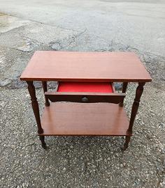 Tavolino con cassetto 