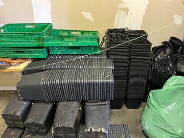 Vasi in pmastica neri 12 litri