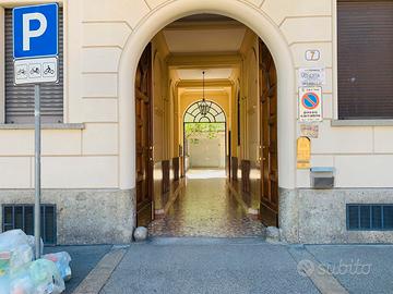 Box / magazzino 16 mq+ posto auto