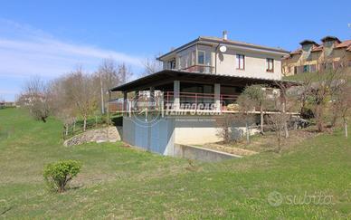 VILLA CON VISTA PANORAMICA !