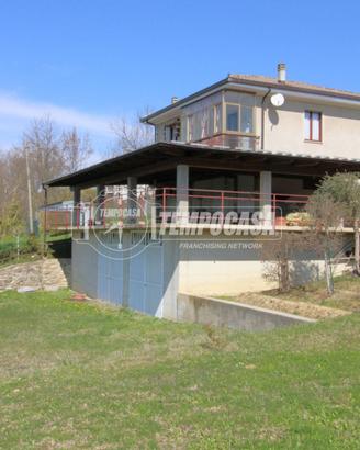 VILLA CON VISTA PANORAMICA !