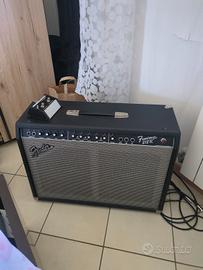 Amplificatore chitarra Fender Frontman 212R