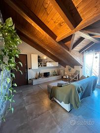 Grazioso appartamento arredato con balcone