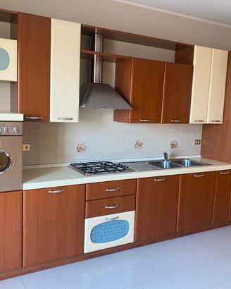 Cucina componibile completa con elettrodomestici