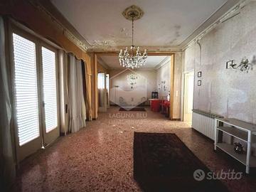 Casa singola con terrazza