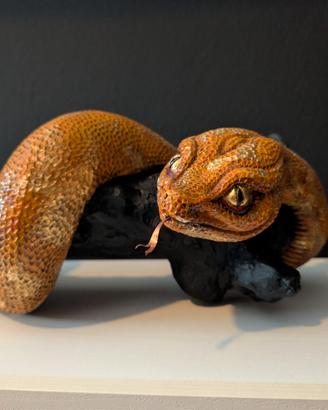 Scultura serpente
