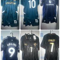 3 kit squadre da calcio