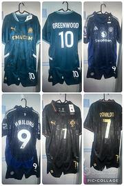3 kit squadre da calcio