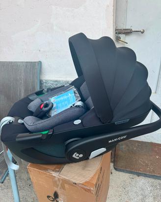 Maxi-Cosi Pebble 360 Essential Black NUOVO