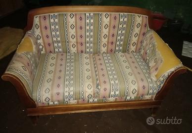 Divano 2 posti più 2 poltrone